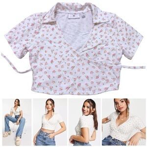 Daisy Street Faux Wrap Front Crop Top with Tie in 90s Floral VNeck Collar Medium